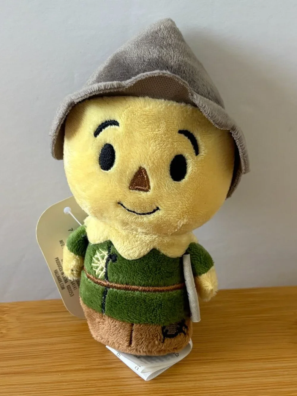 Hallmark Itty Bittys Scarecrow The Wizard of Oz 4 Inch Mini Plush Stuffed Toy